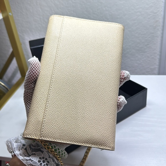 Authentic Raer 🔥Chanel🔥 Beige leather wallet with COA - Picture 8 of 17